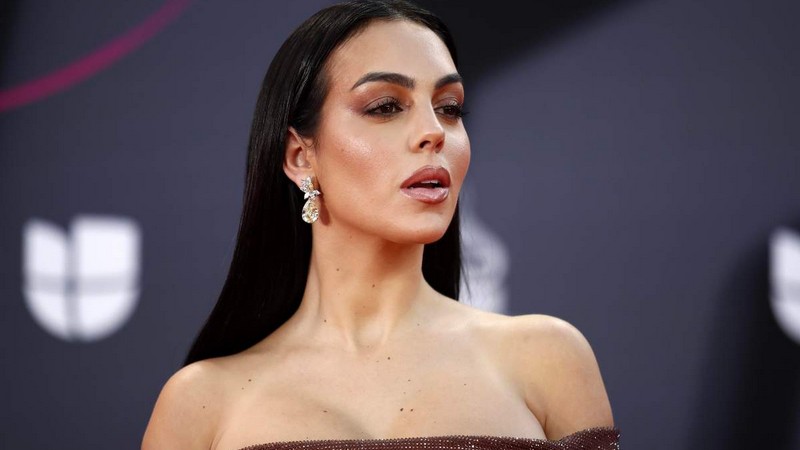 Vợ của Ronaldo là ai, ai là người đã chiếm được tình cảm của cầu thủ hàng đầu thế giới 3 Vợ của Ronaldo là ai, ai là người đã chiếm được tình cảm của cầu thủ hàng đầu thế giới