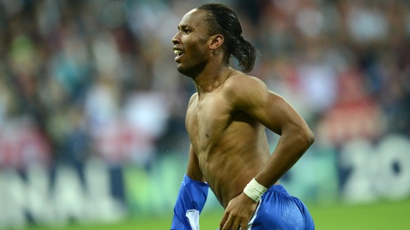 Và không thể thiếu Drogba, cầu thủ vĩ đại được mệnh danh là voi rừng Và không thể thiếu Drogba, cầu thủ vĩ đại được mệnh danh là voi rừng