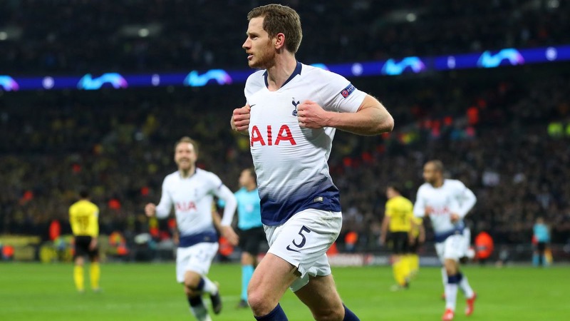 Và sau đó gắn liền với Tottenham Và sau đó gắn liền với Tottenham
