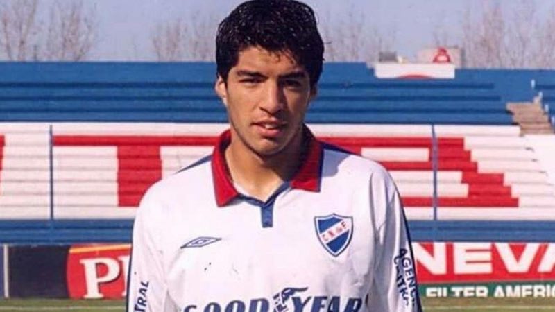 Cầu thủ Luis Suarez là tấm gương đến với bóng đá bằng những khó khăn Cầu thủ Luis Suarez là tấm gương đến với bóng đá bằng những khó khăn