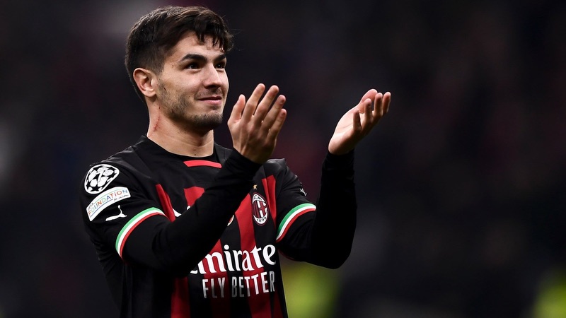 Tên tuổi của anh đã được khẳng định với AC Milan Tên tuổi của anh đã được khẳng định với AC Milan