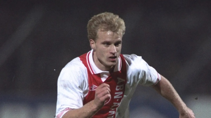 Cầu thủ Dennis Bergkamp không mất nhiều thời gian để khẳng định tài năng của mình